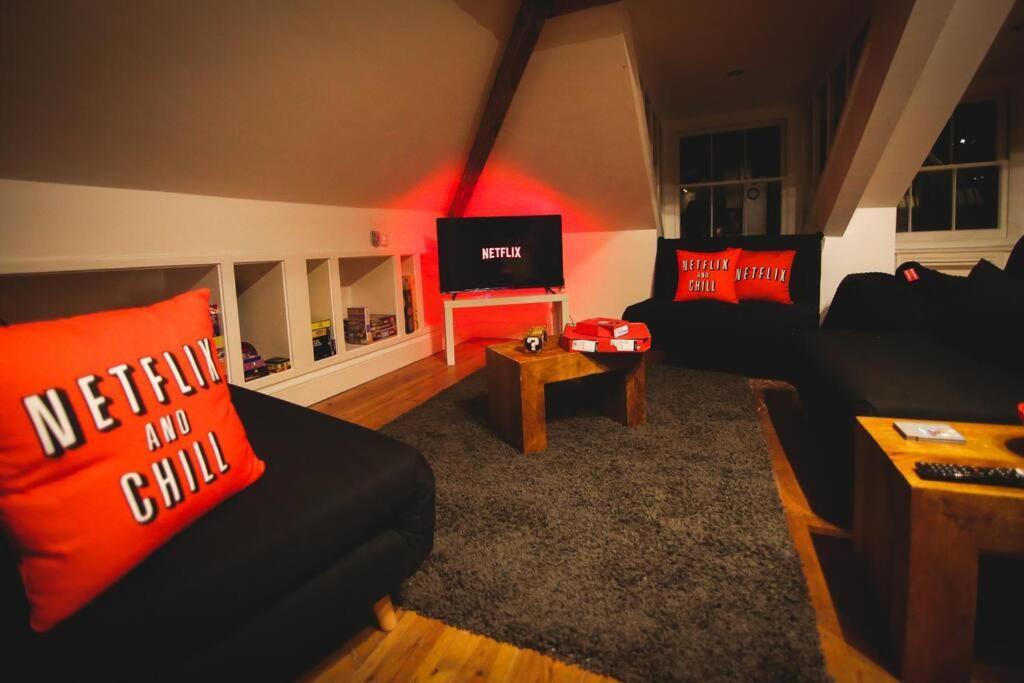 Games And Movies Lounge 7 Bed City Centre Apartment นิวคาสเซิล อะพอน ไทน์ ภายนอก รูปภาพ