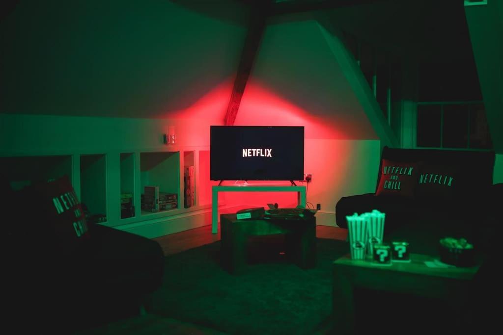 Games And Movies Lounge 7 Bed City Centre Apartment นิวคาสเซิล อะพอน ไทน์ ภายนอก รูปภาพ