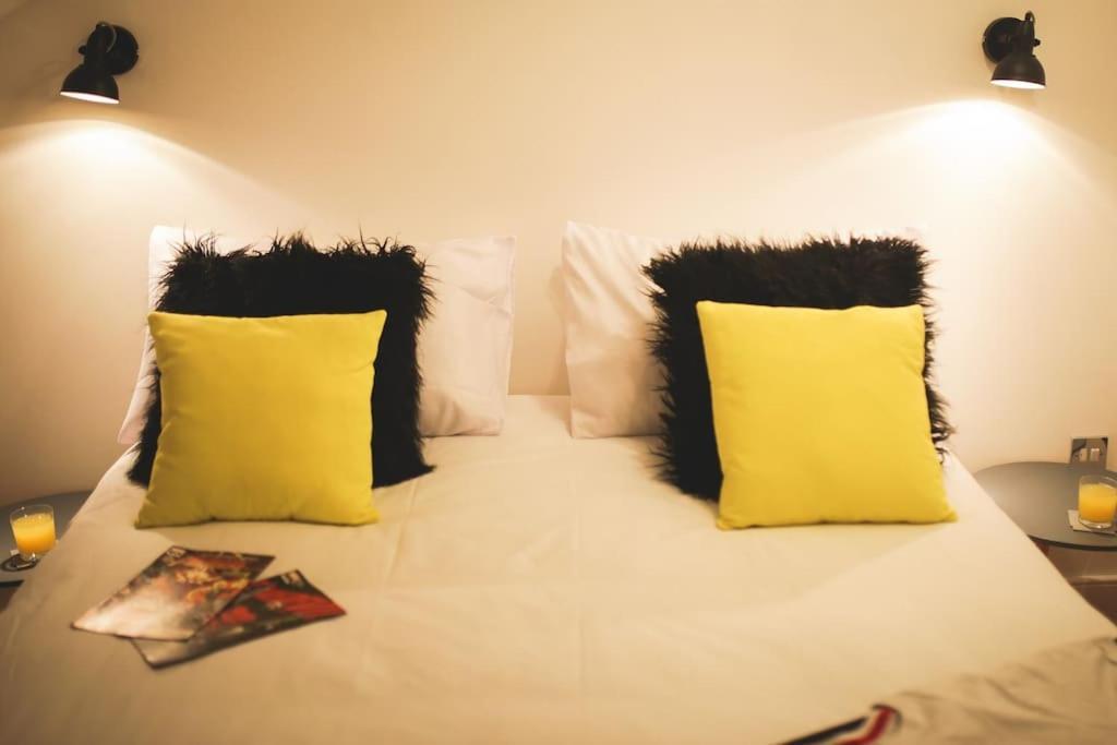 Games And Movies Lounge 7 Bed City Centre Apartment นิวคาสเซิล อะพอน ไทน์ ภายนอก รูปภาพ