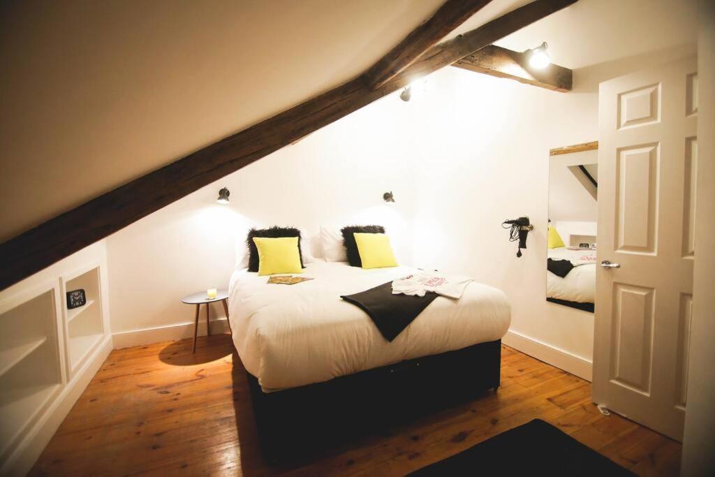 Games And Movies Lounge 7 Bed City Centre Apartment นิวคาสเซิล อะพอน ไทน์ ภายนอก รูปภาพ