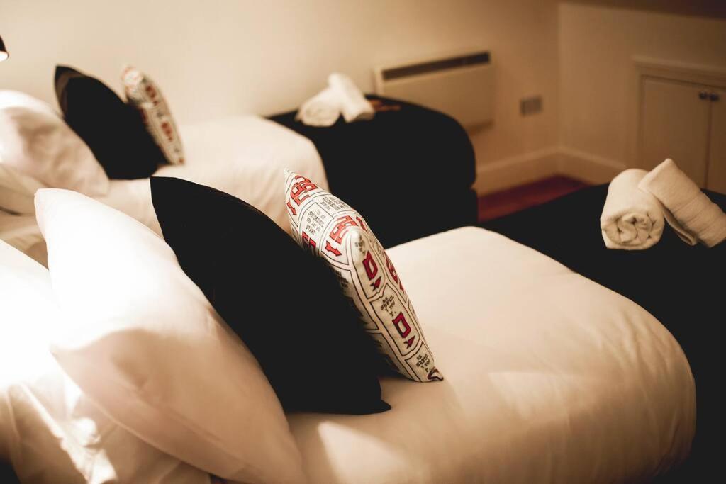 Games And Movies Lounge 7 Bed City Centre Apartment นิวคาสเซิล อะพอน ไทน์ ภายนอก รูปภาพ