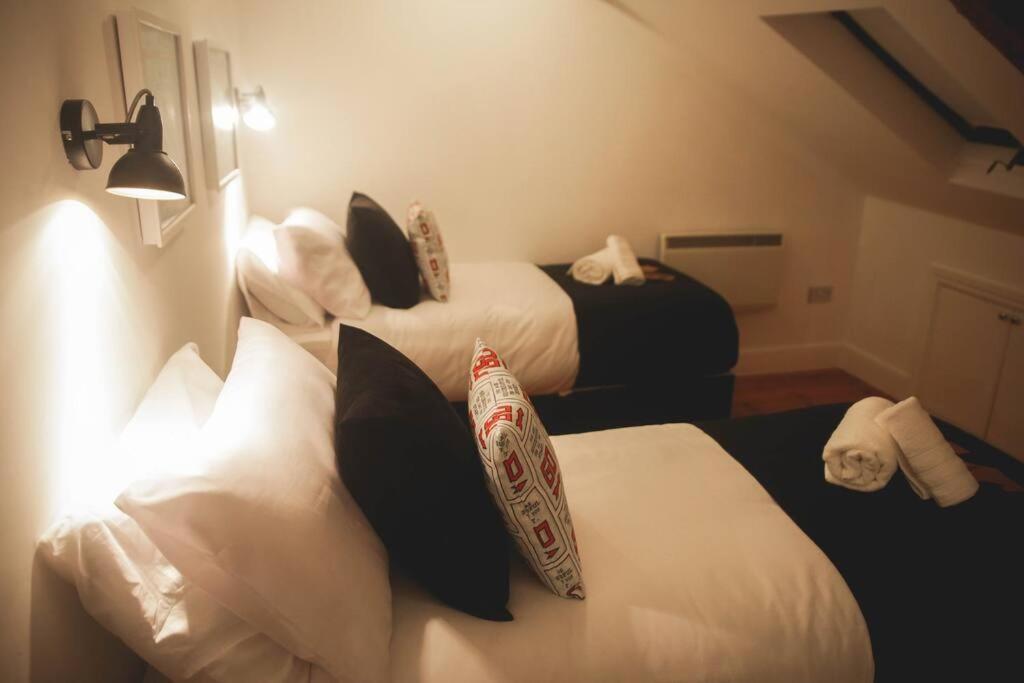 Games And Movies Lounge 7 Bed City Centre Apartment นิวคาสเซิล อะพอน ไทน์ ภายนอก รูปภาพ